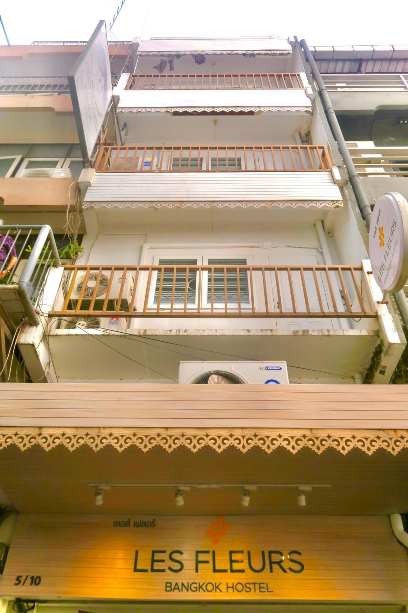 Les Fleurs Bangkok Hostel Екстер'єр фото