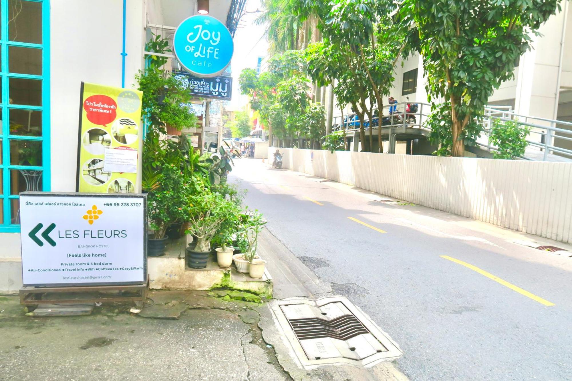 Les Fleurs Bangkok Hostel Екстер'єр фото