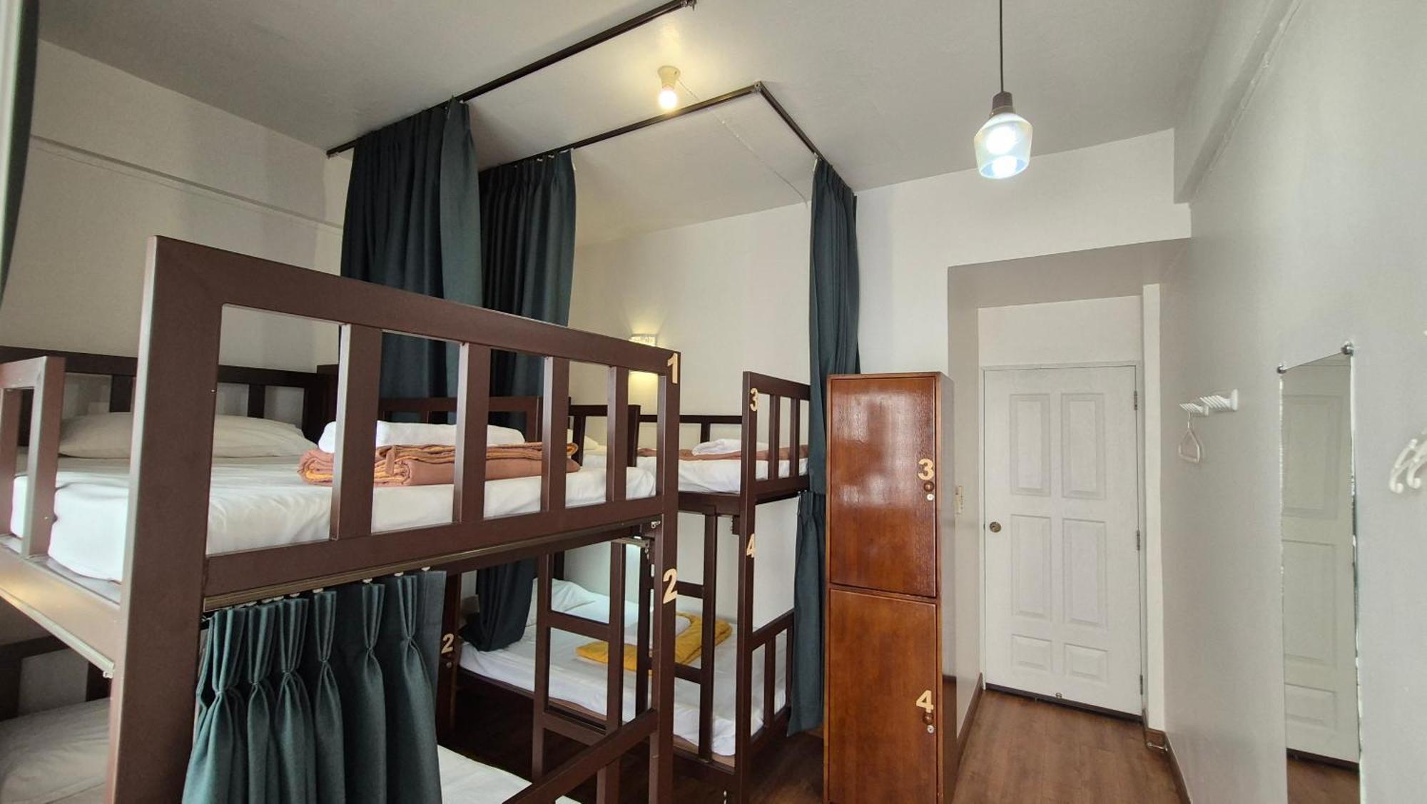 Les Fleurs Bangkok Hostel Екстер'єр фото