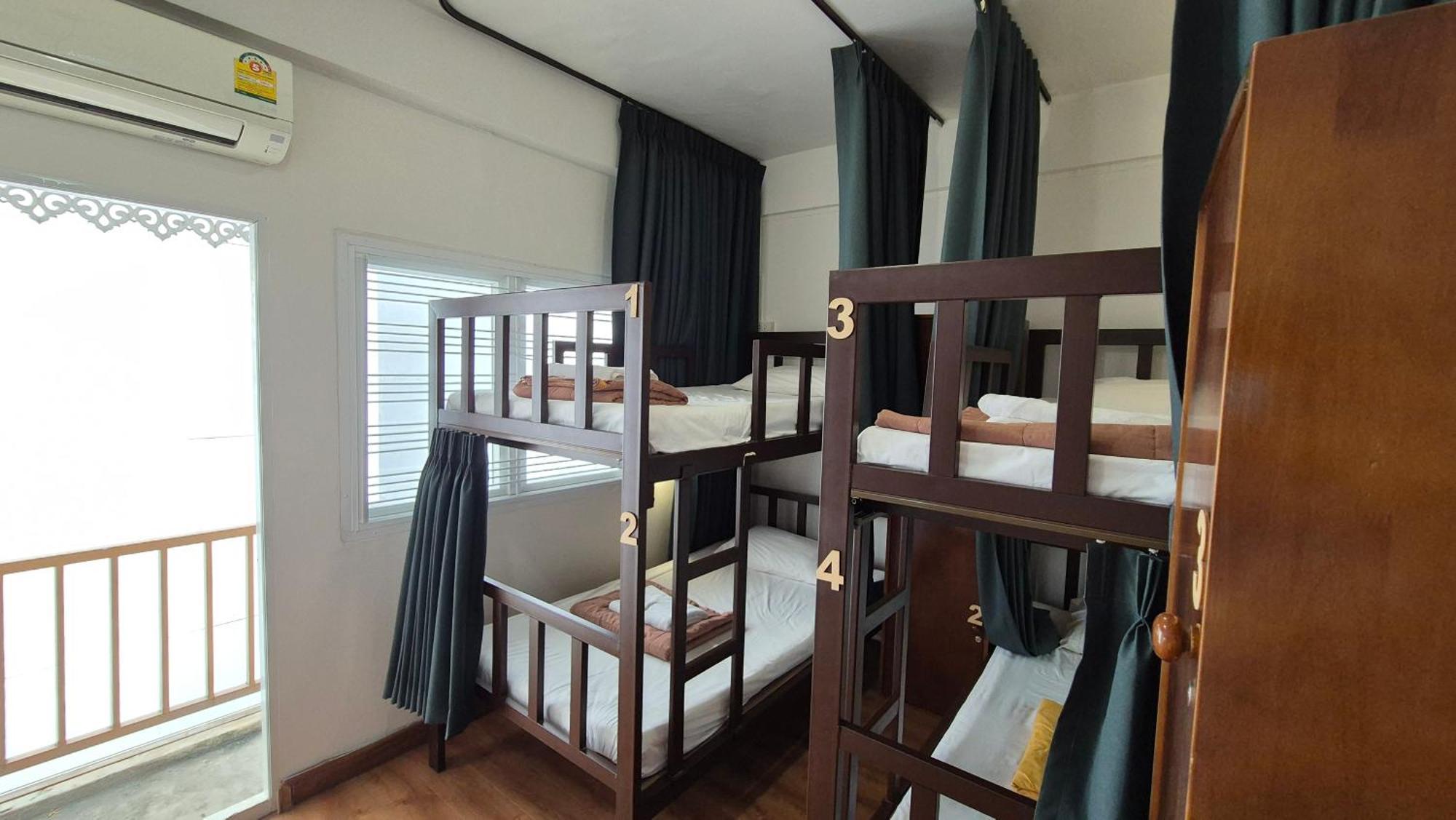 Les Fleurs Bangkok Hostel Екстер'єр фото