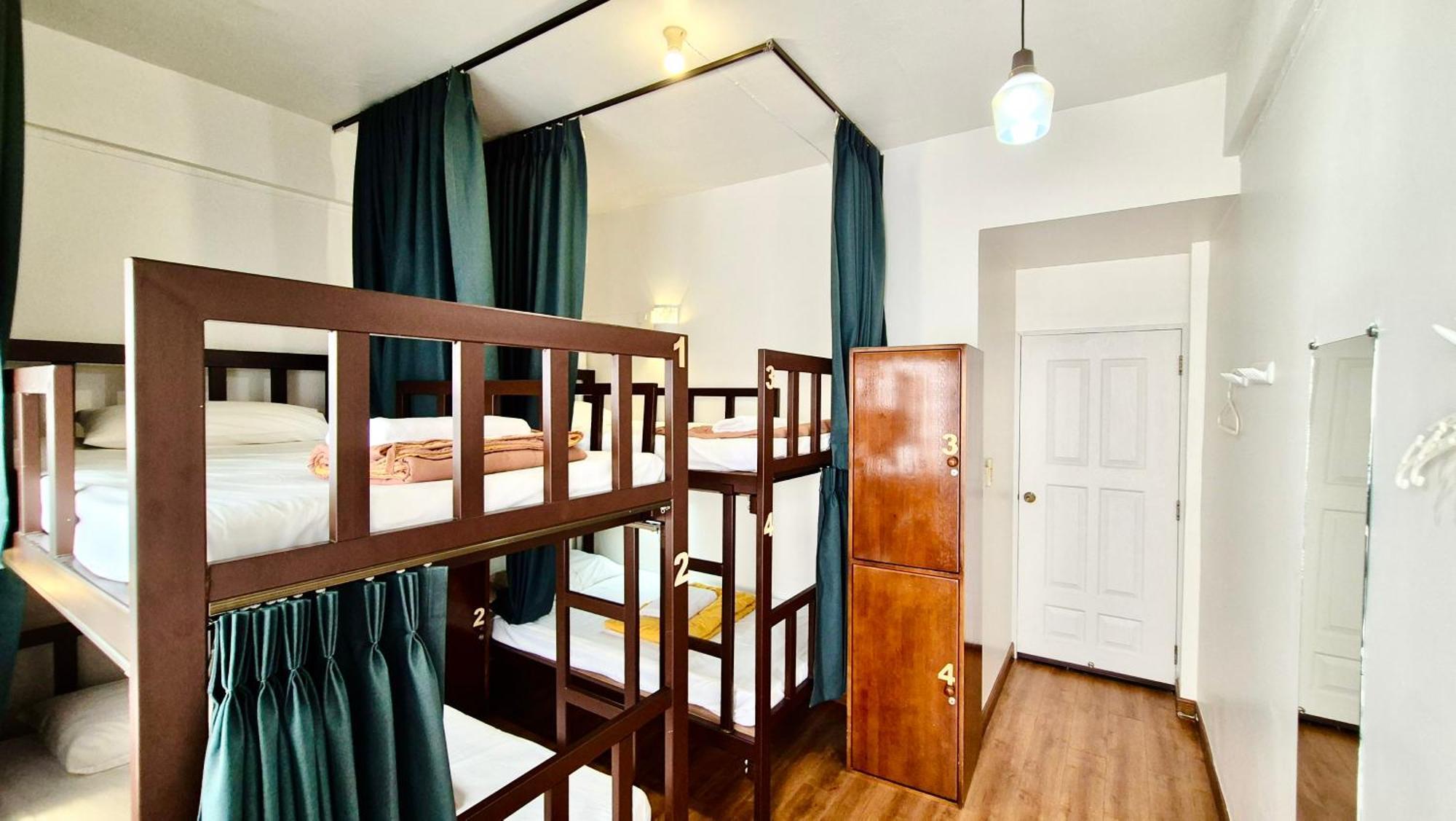 Les Fleurs Bangkok Hostel Екстер'єр фото