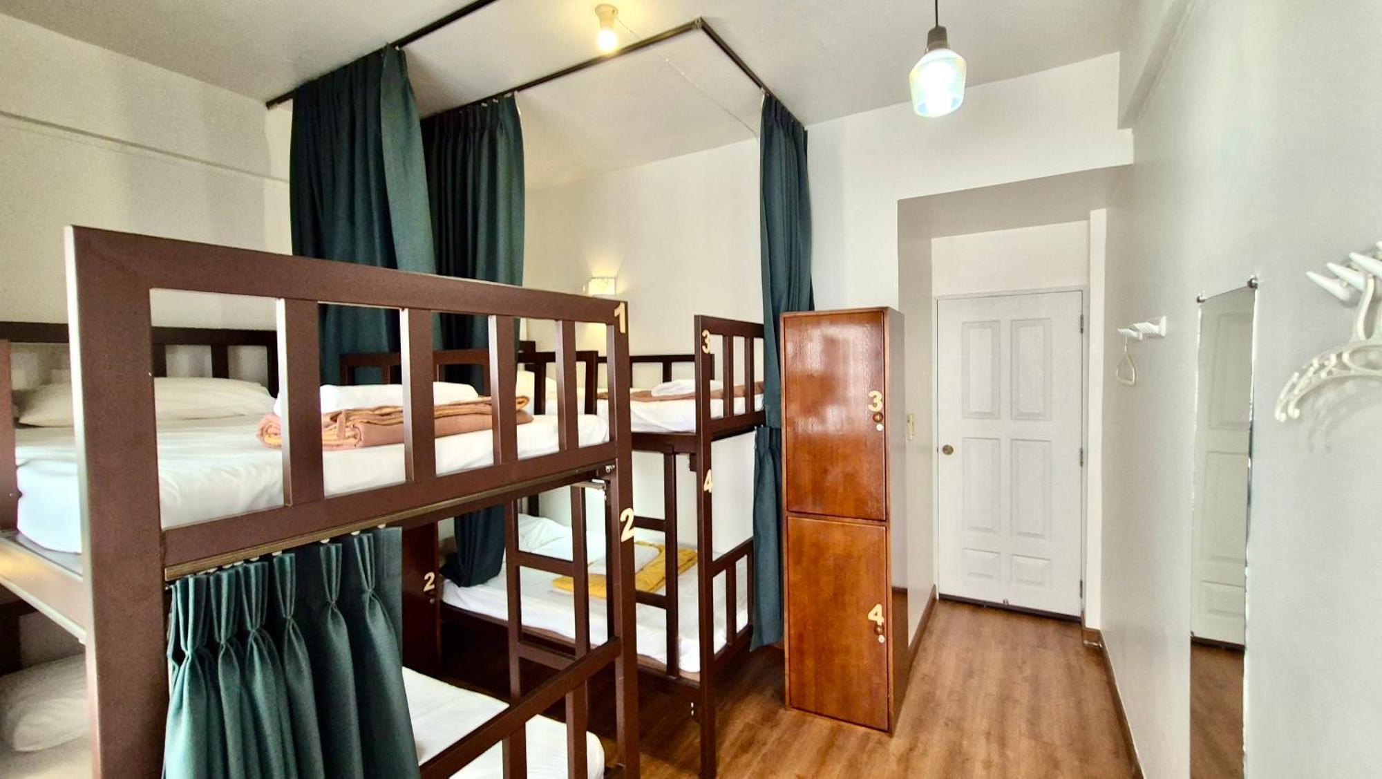 Les Fleurs Bangkok Hostel Екстер'єр фото