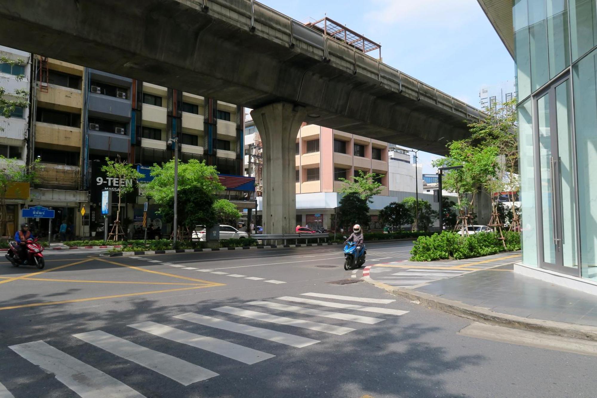 Les Fleurs Bangkok Hostel Екстер'єр фото