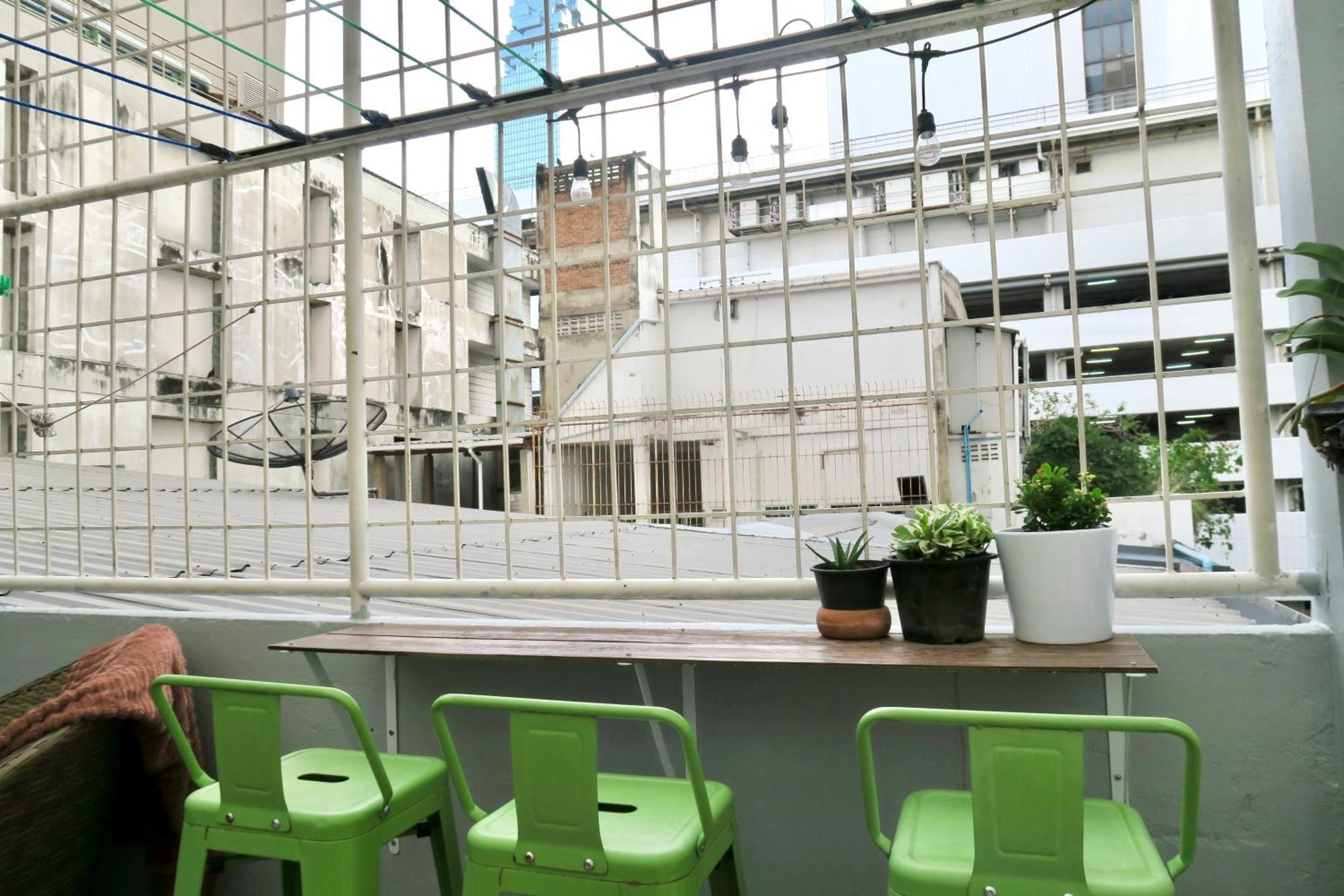 Les Fleurs Bangkok Hostel Екстер'єр фото