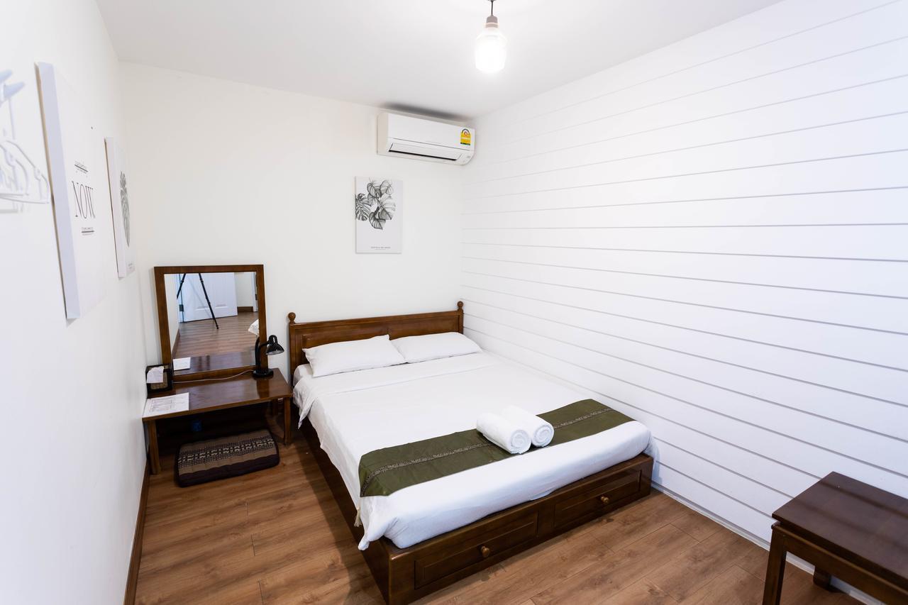 Les Fleurs Bangkok Hostel Екстер'єр фото